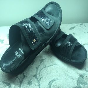 ARA Fitness dress sandal Patent leather straps, Quality German made